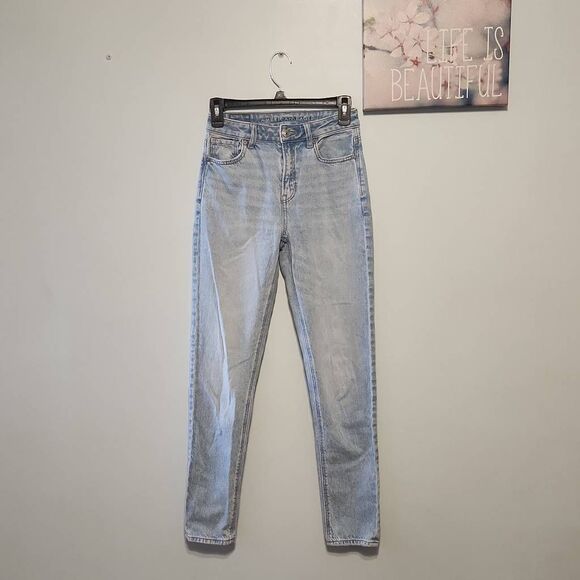 American Eagle Size 00 Long Light Wash Denim Mom Jeans - Picture 1 of 7